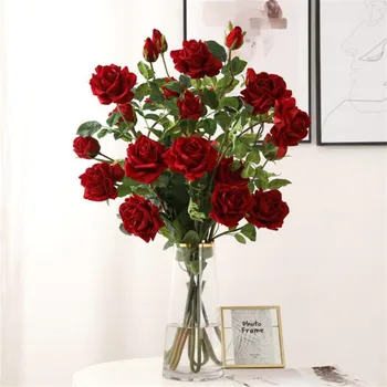 7 P Фалшиви Кадифени рози с дълги дръжки (5 глави/бр.) 37,4 